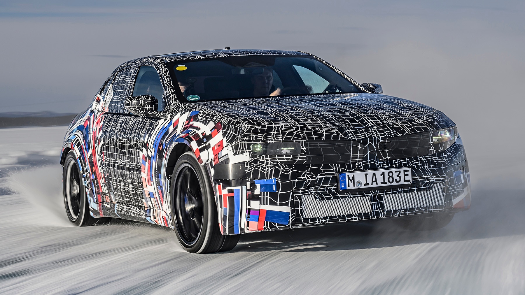 BMW-mixt-Verbrenner-Sounds-f-r-den-iM3