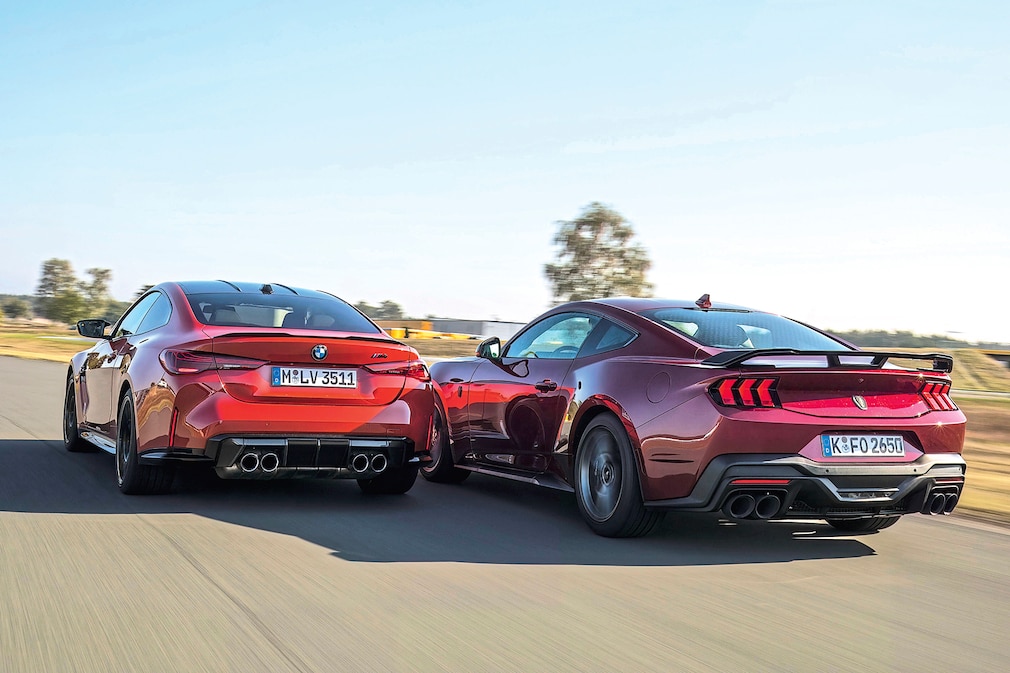 Ford Mustang Dark Horse vs. BMW M4 Coupé