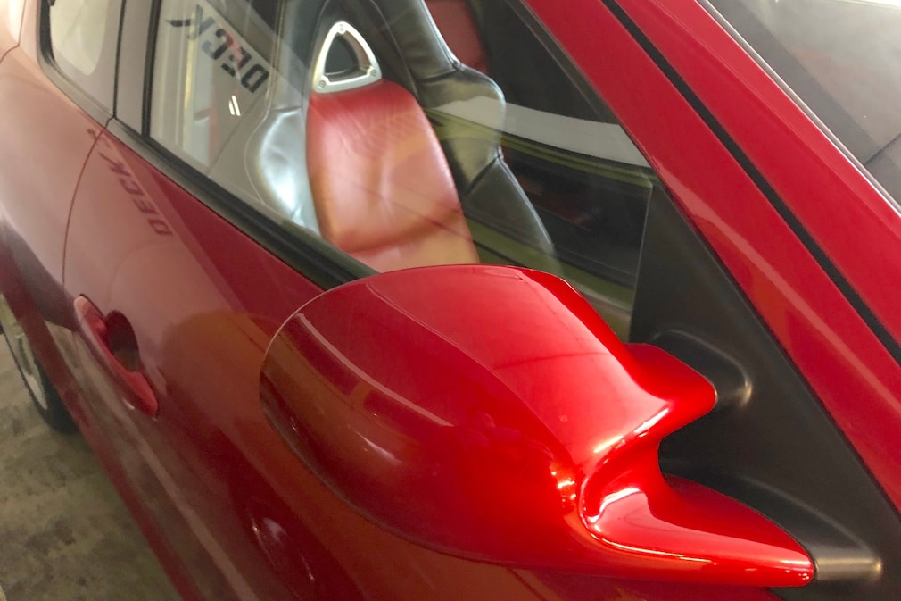 Außenspiegel und Sitz des Mazda RX-8