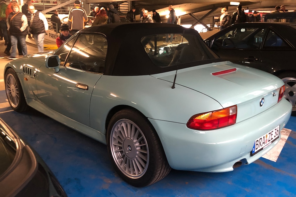 BMW Z3 stehend schräg von hinten