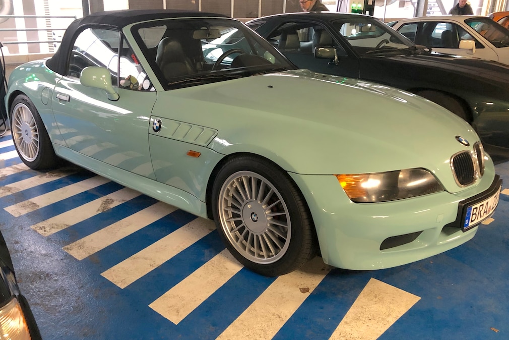 BMW Z3 stehend schräg von vorn
