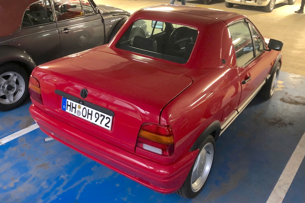 VW Treser Polo 86c stehend schräg von hinten