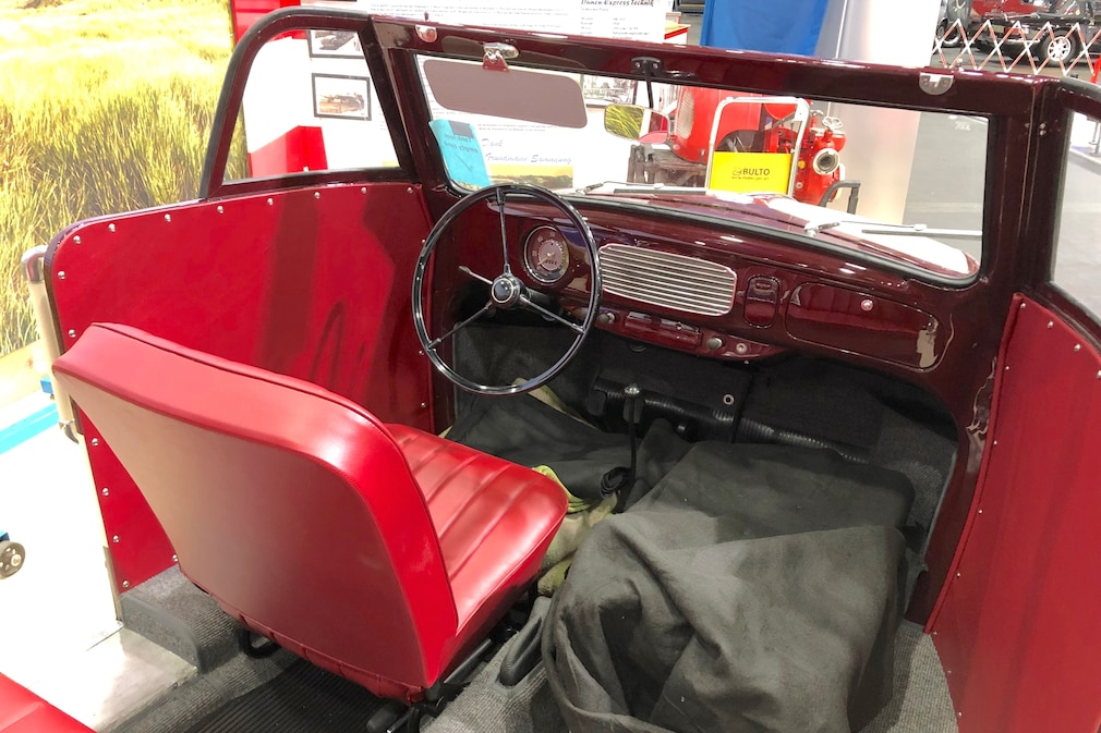 Cockpit des VW Käfer Dünen-Express