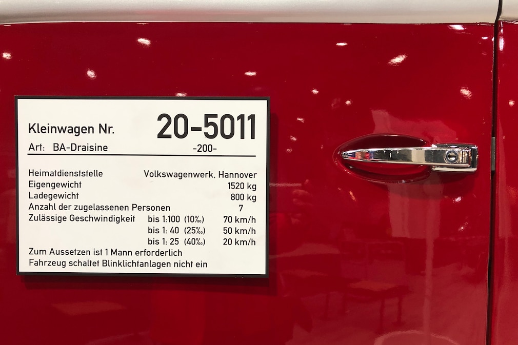 Schild an der VW T1 Bahnamtdraisine