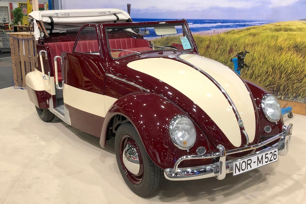 VW Käfer Dünen-Express stehend schräg von vorn