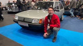 Zwei AUTO BILD-Redakteure an einem Mazda RX-8