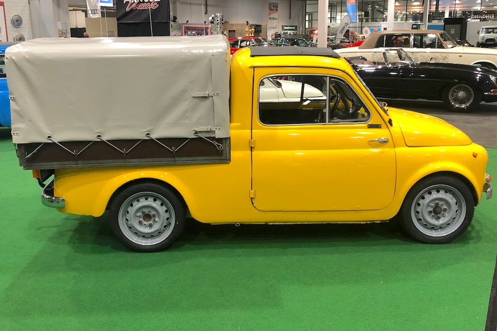 Fiat 500 Pick-up stehend von der Seite
