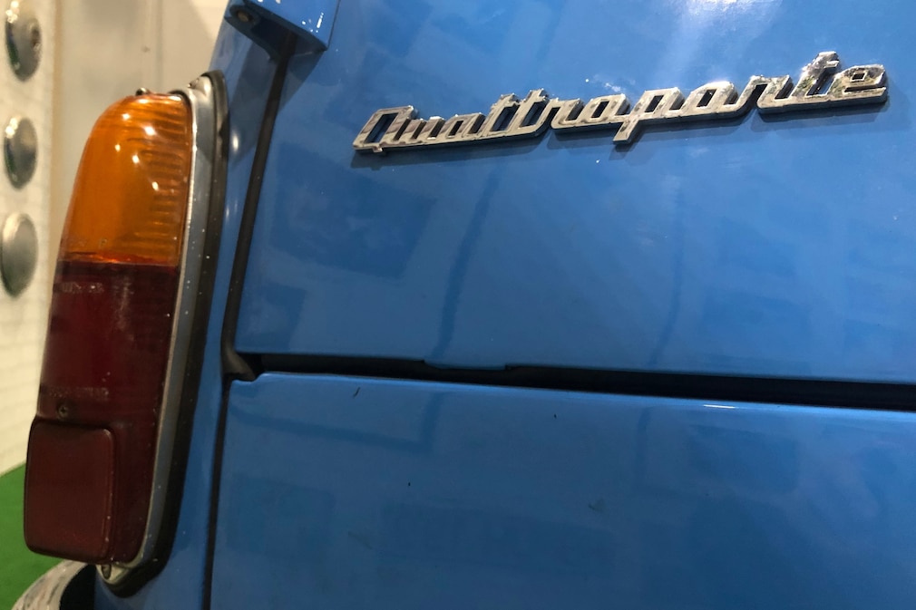 Quattroporte-Schriftzug am Fiat 500 Giardiniera Fünftürer