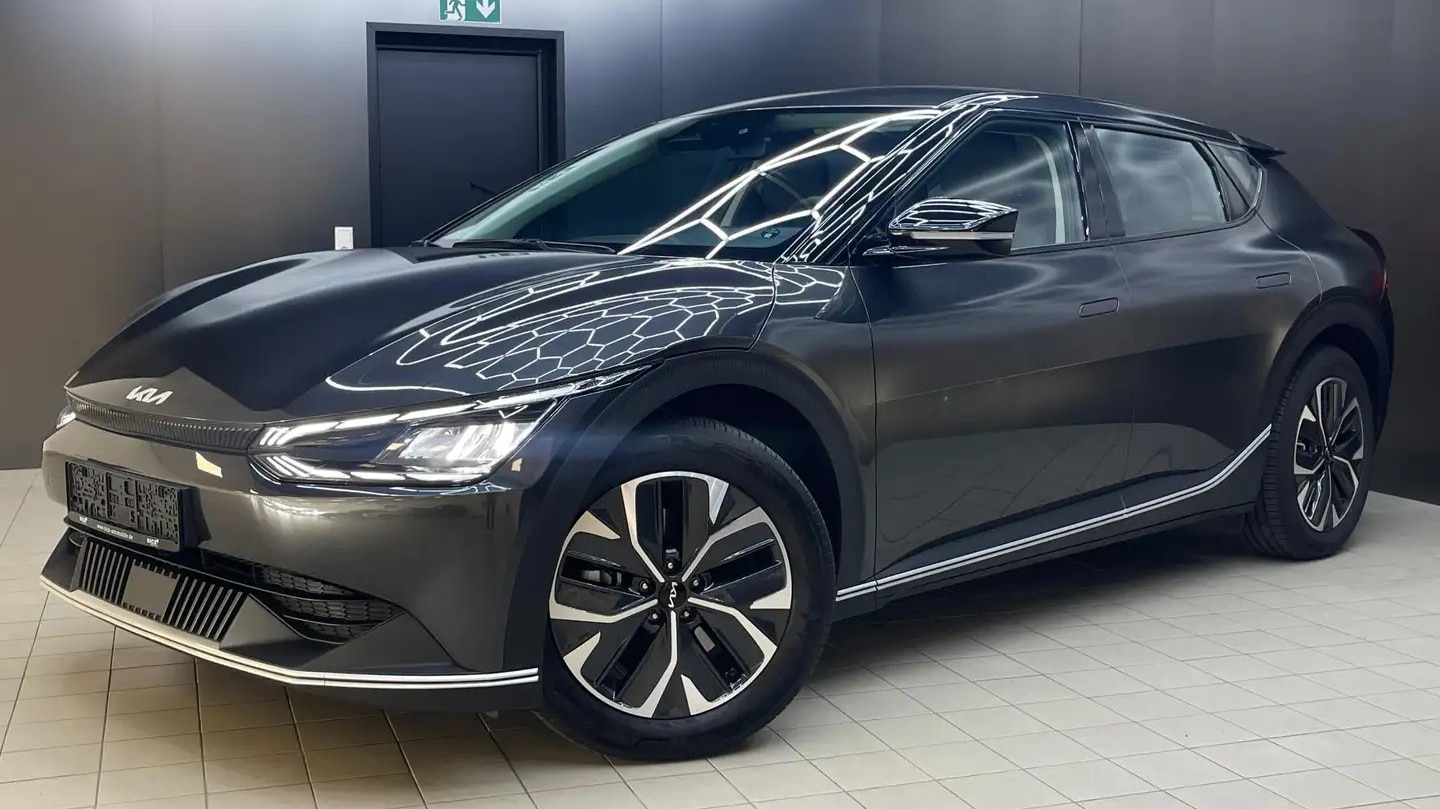 Elektro-Crossover-mit-W-rmepumpe-und-extrem-wenig-Kilometern