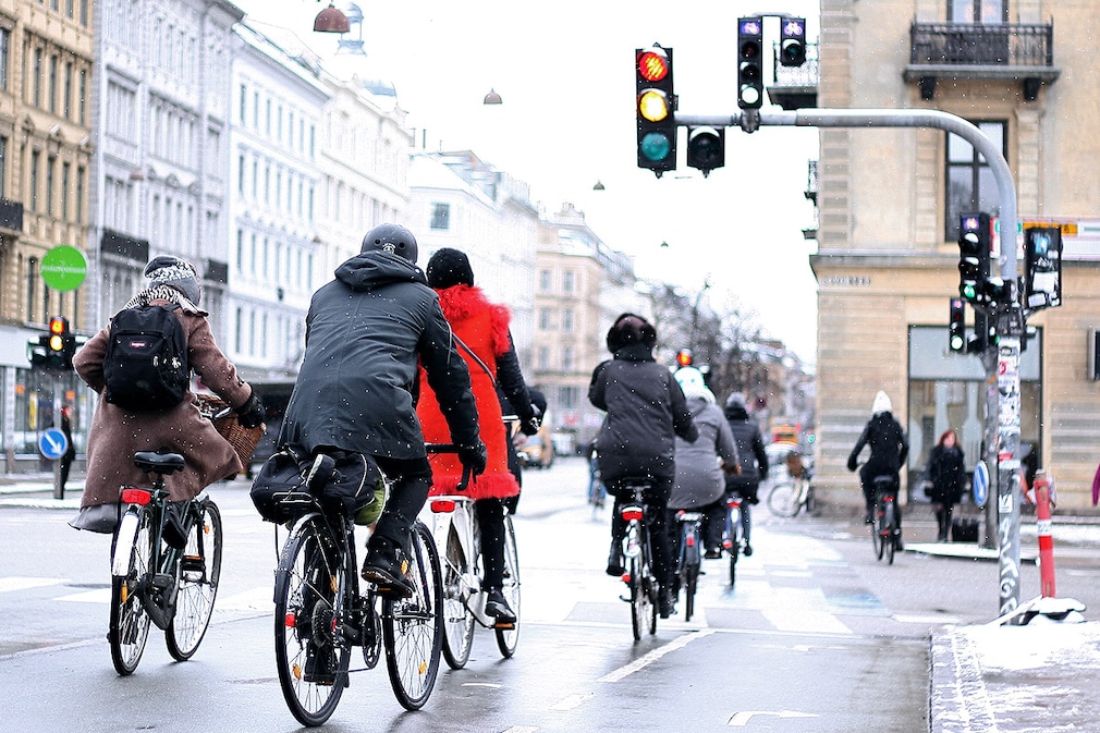 Kopenhagen investiert mehrere Millionen Euro in ein intelligentes Verkehrssystem, das zum Beispiel Ampel-Grünphasen an die Menge an Radfahrern anpasst die unterwegs ist