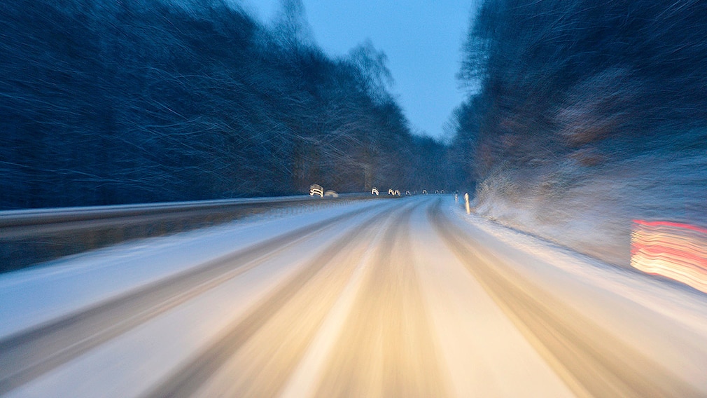 Autobahn im Winter