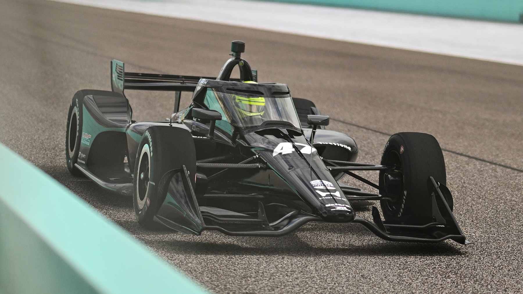 Micks-Oval-Premiere-Feuertaufe-in-Miami-bestanden-