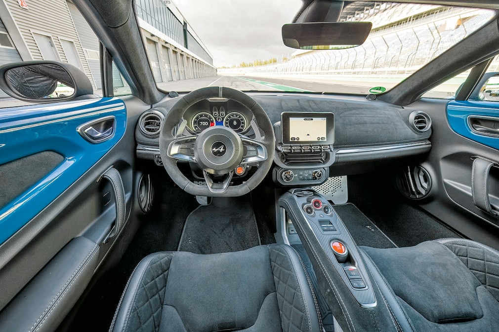 Alpine A110 GTS vs. Lotus Emira Turbo SE