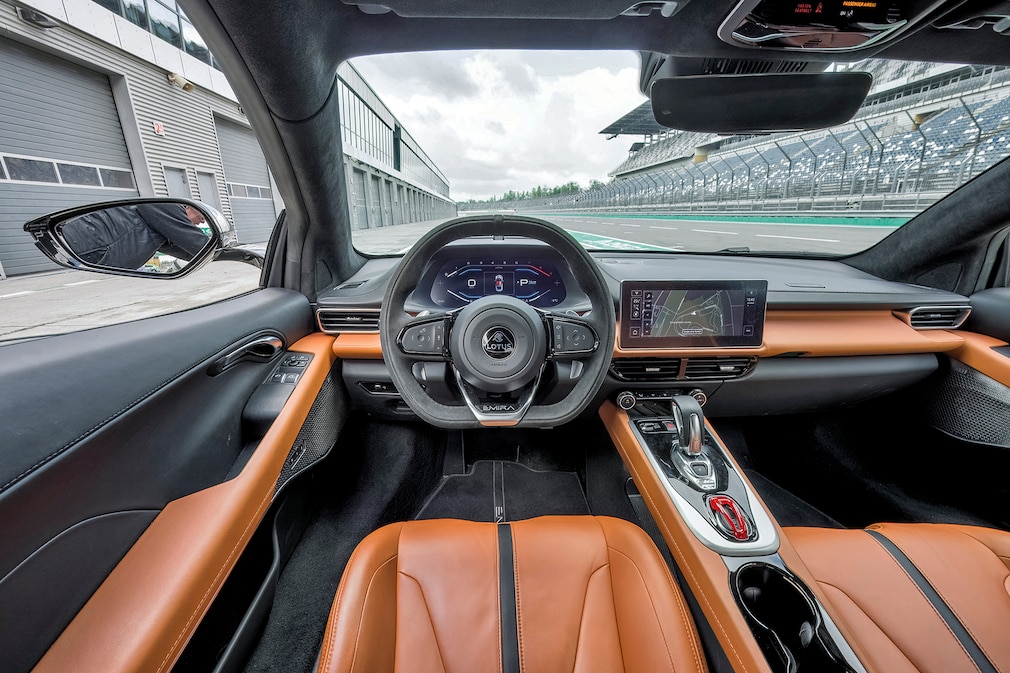 Alpine A110 GTS vs. Lotus Emira Turbo SE