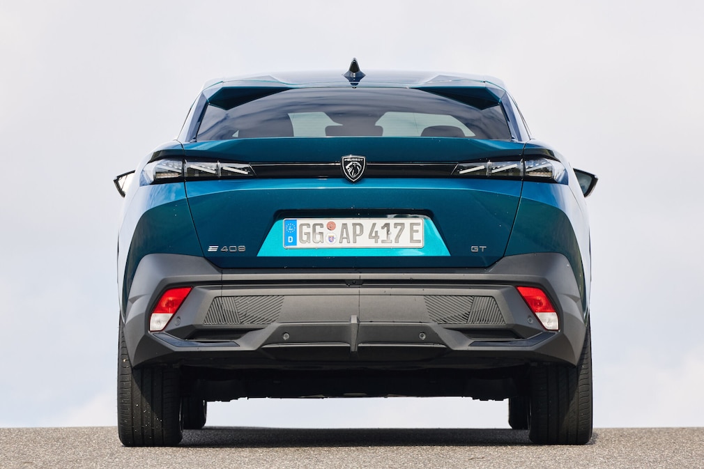 Peugeot E-408