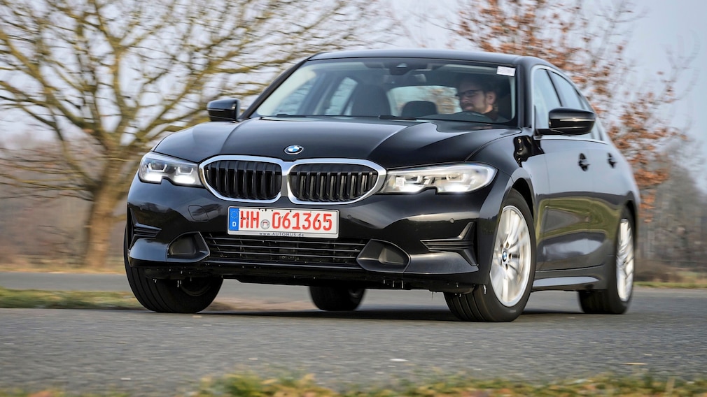 BMW 318i Sport Line