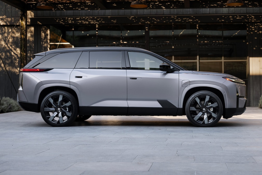 Toyota Highlander EV