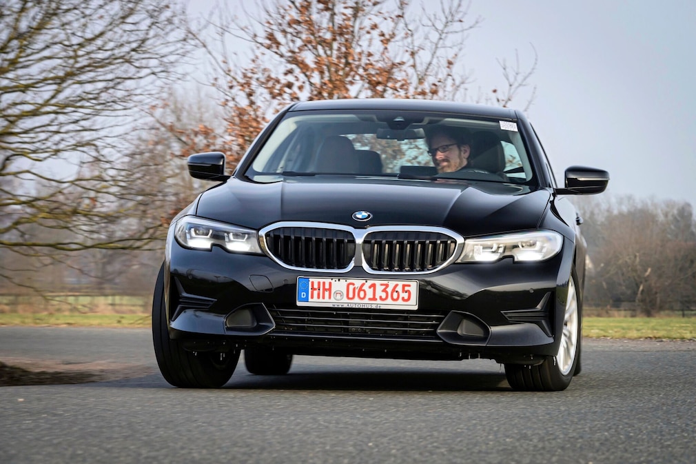 BMW 318i Sport Line