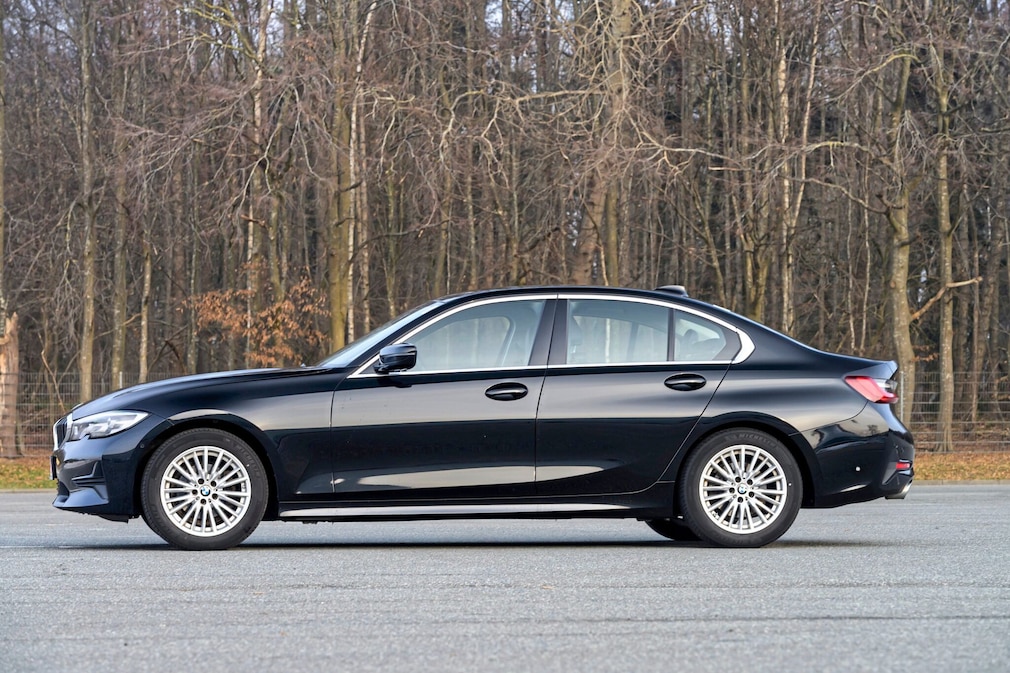 BMW 318i Sport Line