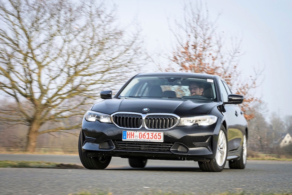 BMW 318i Sport Line
