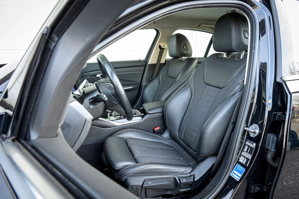 BMW 318i Sport Line