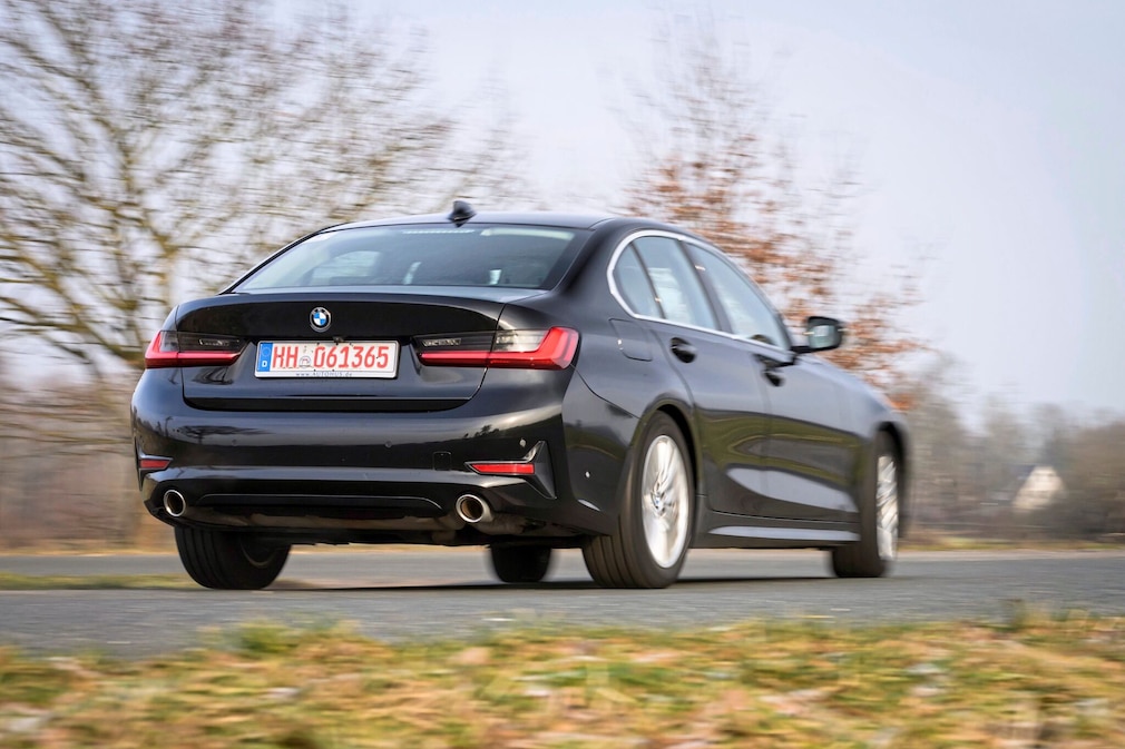 BMW 318i Sport Line