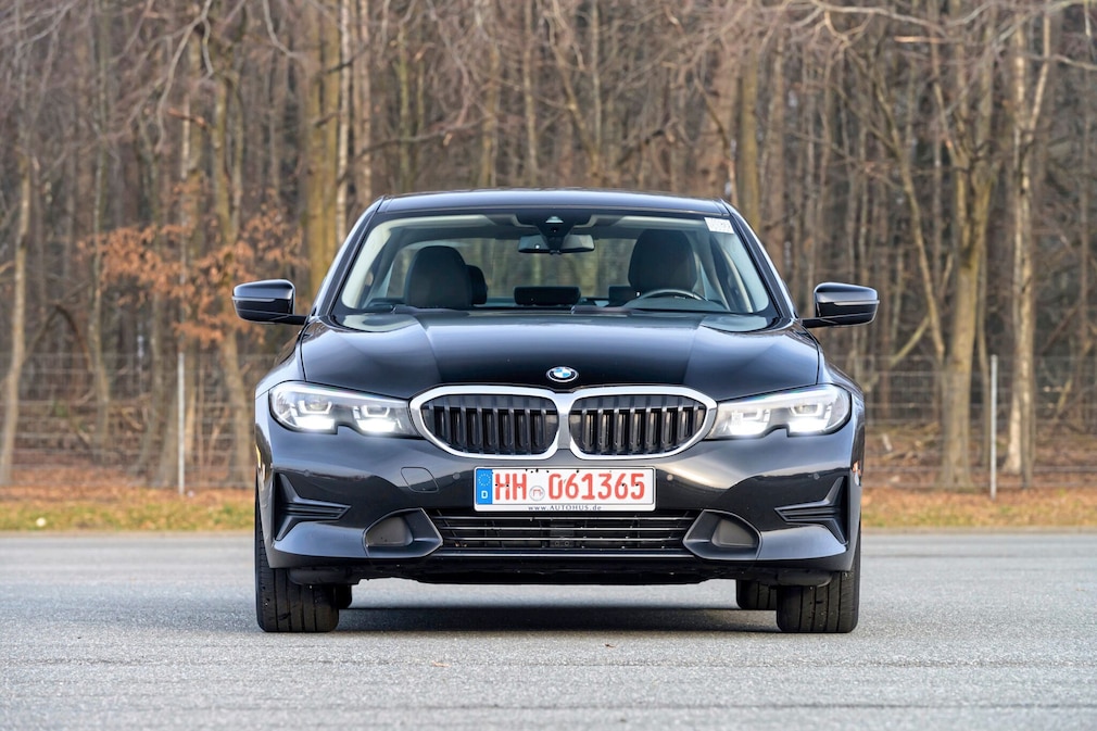 BMW 318i Sport Line
