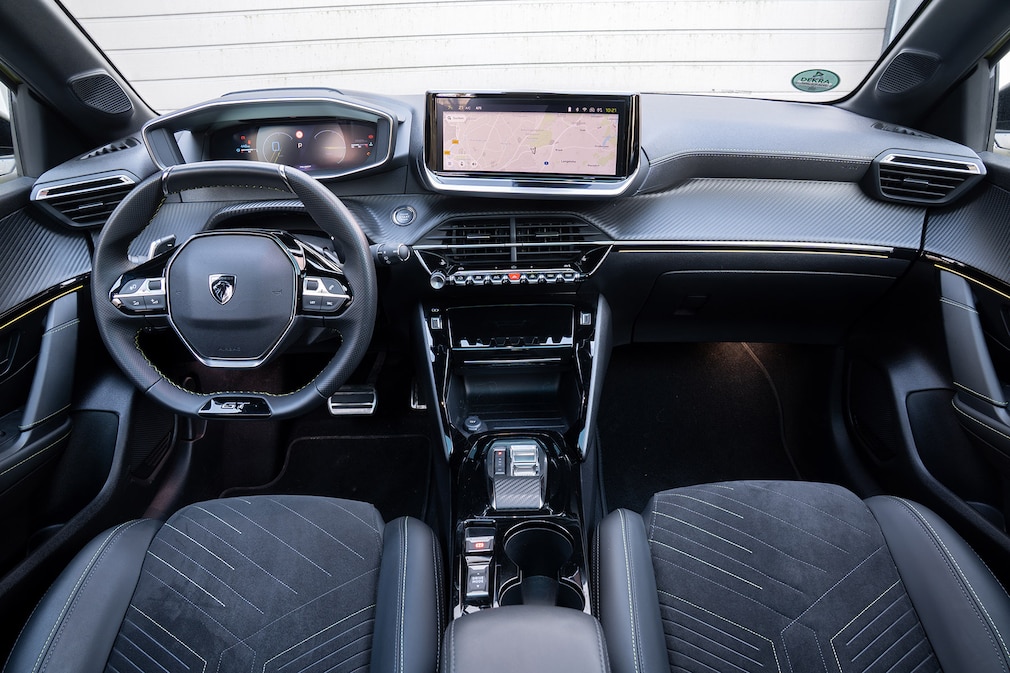 Peugeot 208 Hybrid 110 e-DSC6