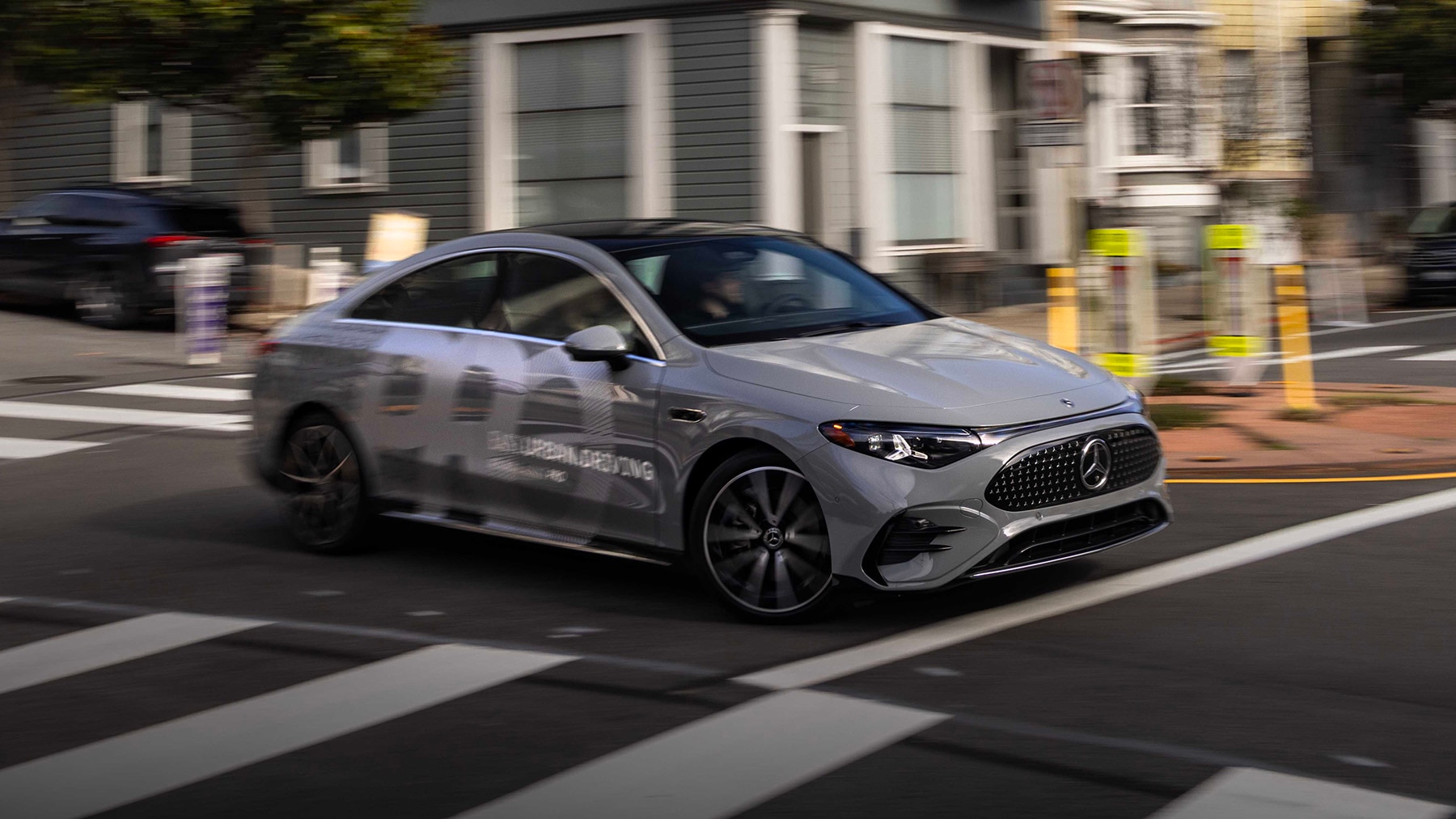 Autonomous driving with the Mercedes CLA in the test - | AUTO BILD