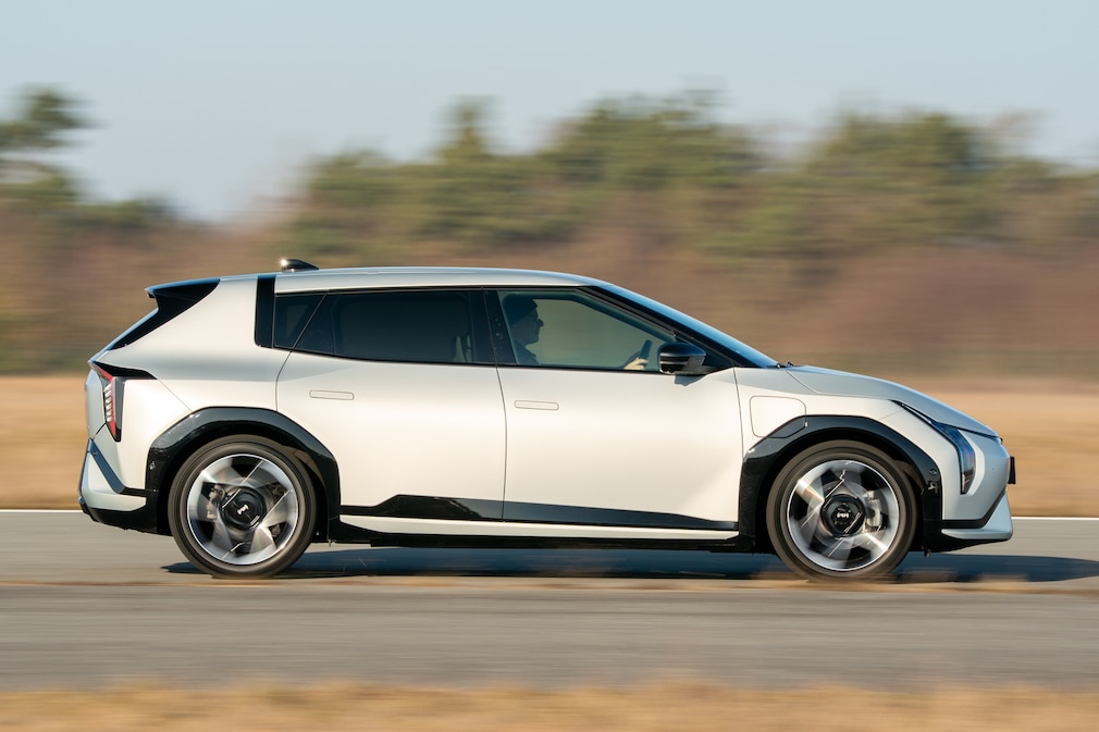Kia EV4