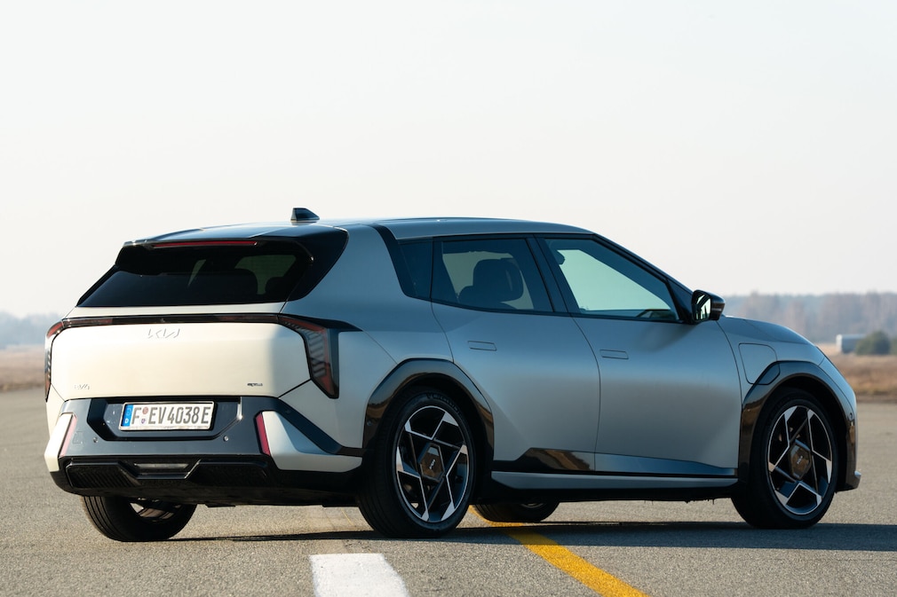 Kia EV4