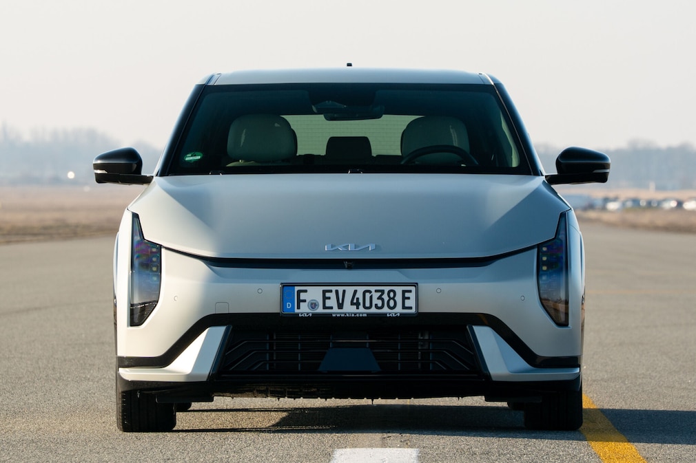 Kia EV4