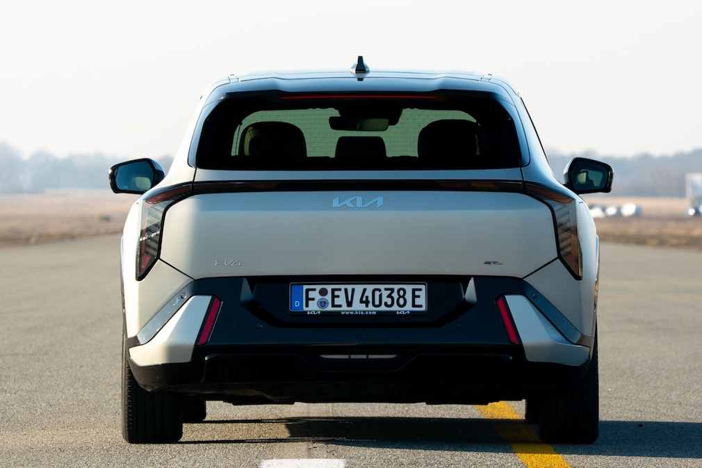 Kia EV4