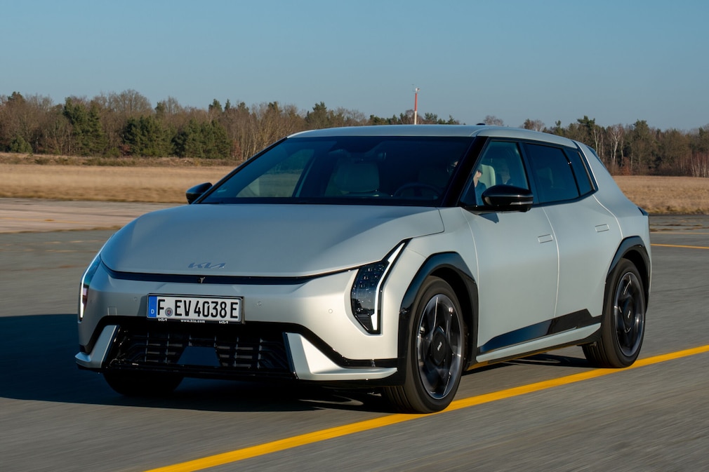 Kia EV4