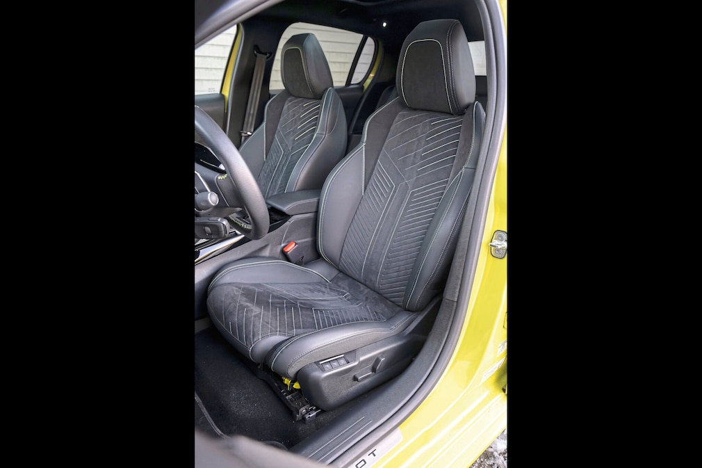 Peugeot 208 Hybrid 110 e-DSC6