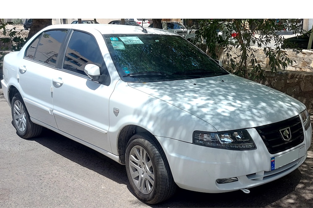 IKCO Soren+ stehend schräg von vorn