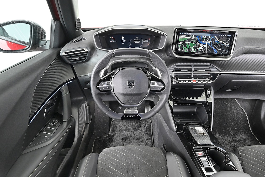 Peugeot 2008 Hybrid 145 e-DSC6