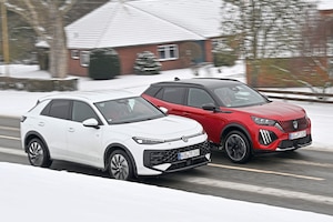 Peugeot 2008 Hybrid 145 e-DSC6 VW T-Roc 1.5 eTSI