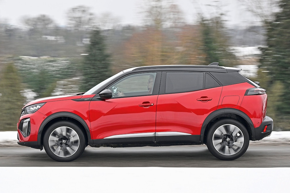 Peugeot 2008 Hybrid 145 e-DSC6