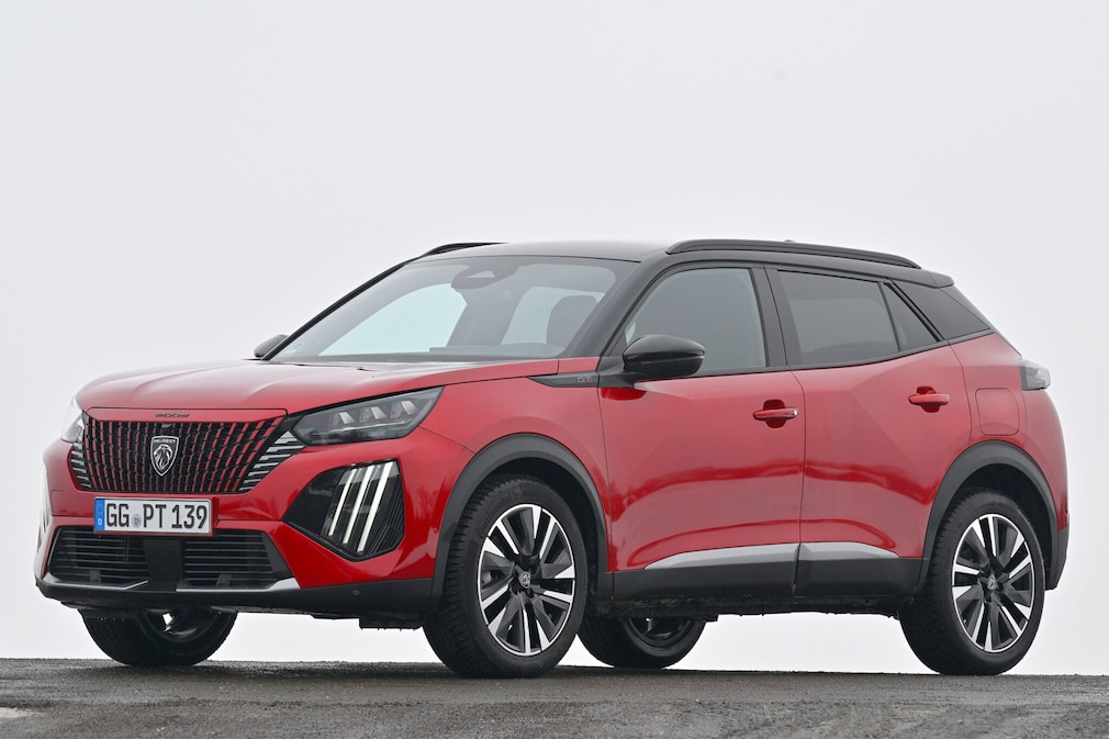 Peugeot 2008 Hybrid 145 e-DSC6