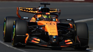 Piastri holt erste Tagesbestzeit, Verstappen mit Problemen