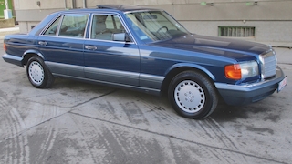 Mercedes-Benz 420 SEL (W126) stehend seitlich von vorn