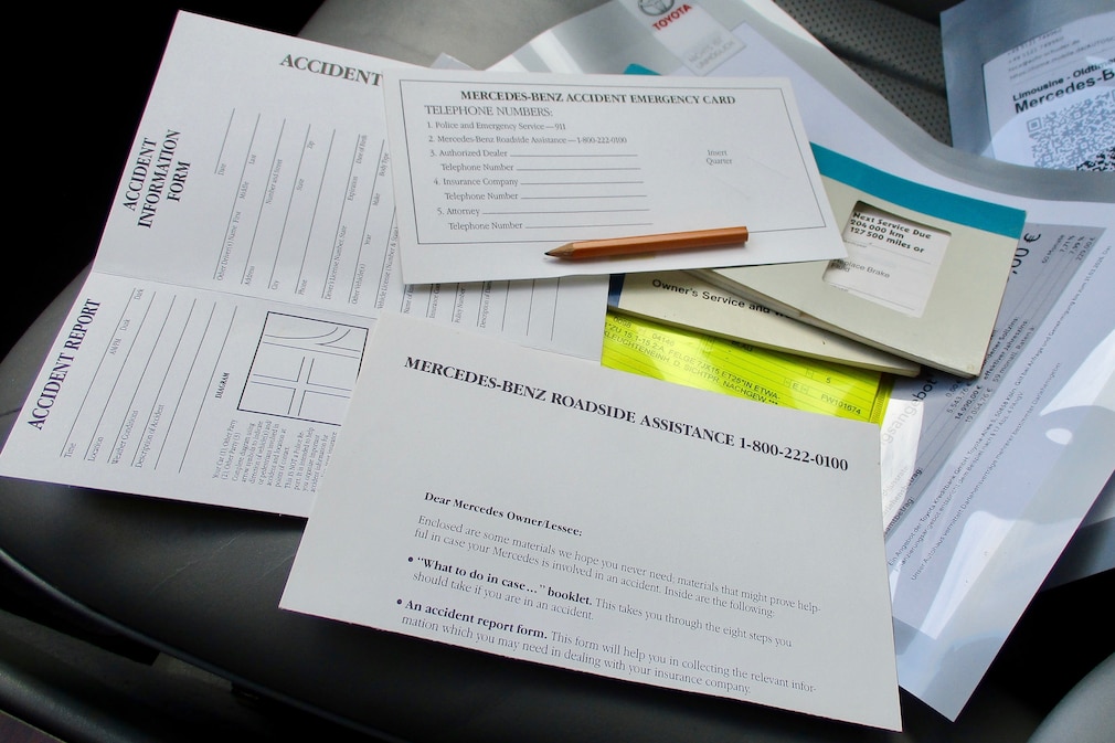 Papier-Unterlagen zum Mercedes-Benz 420 SEL (W126)
