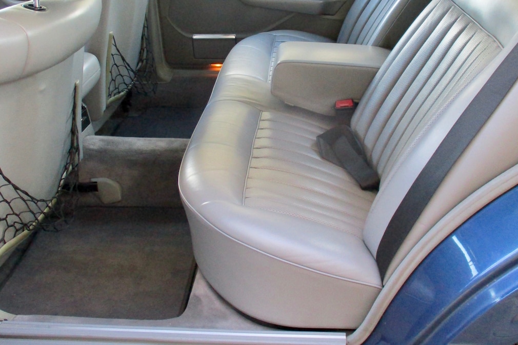 Rücksitzraum im Mercedes-Benz 420 SEL (W126)