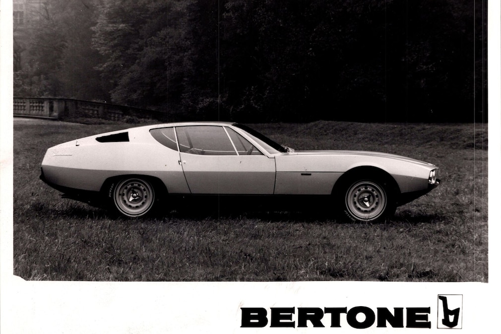 historisches Schwarzweißfoto: Jaguar Pirana von der Seite