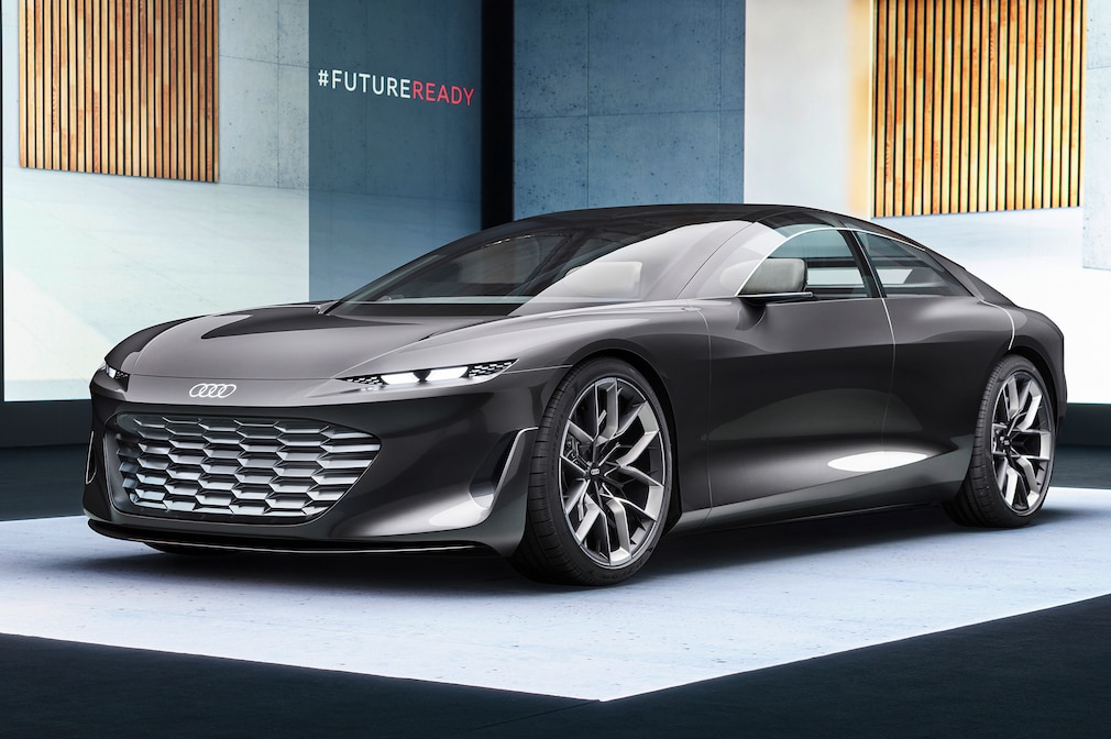 Audi Grandsphere Concept – die elektrische Luxus-Studie mit flacher Silhouette und geschlossenem Singleframe-Design.