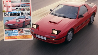 Titel der Erstausgabe von AUTO BILD mit einem roten Mazda RX-7, dazu ein Foto eines Mazda RX-7