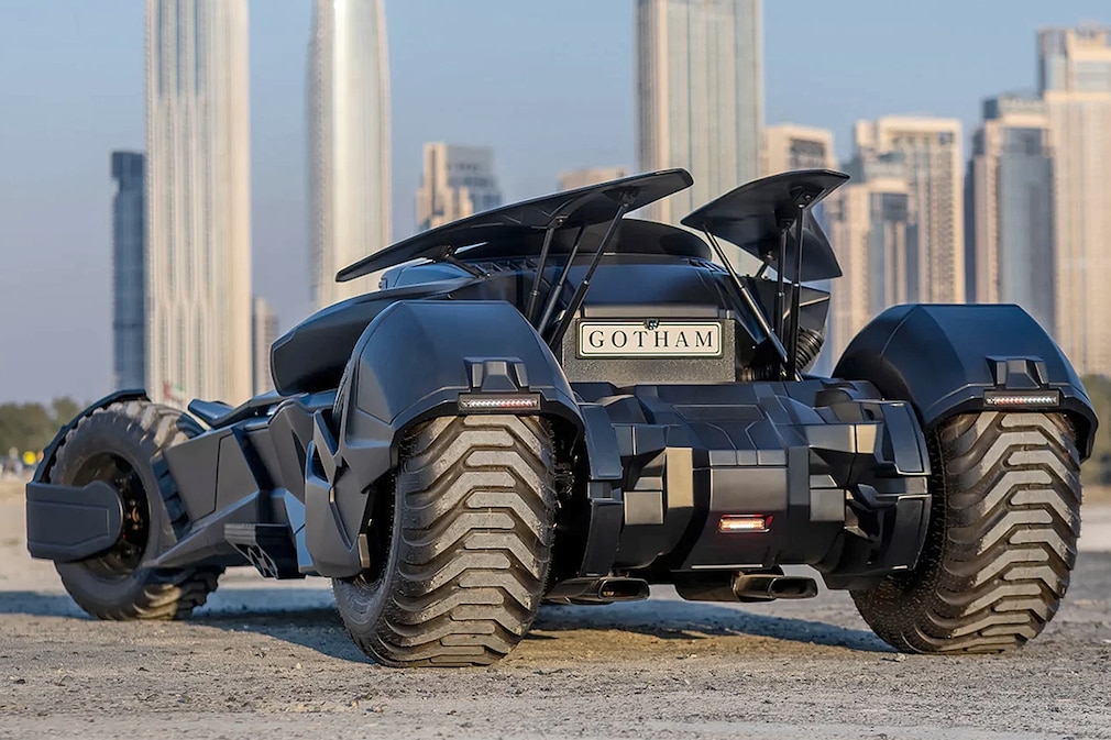 Mercedes-Benz CL55 AMG in Batmobile Umbau