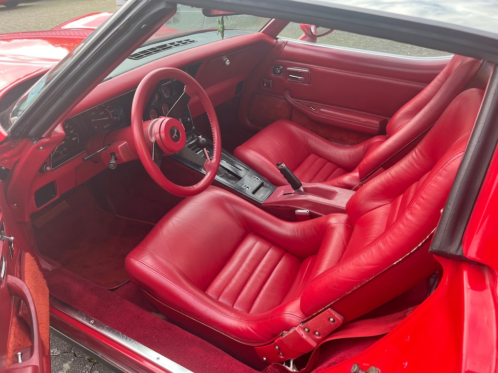 Innenraum / Cockpit des Chevrolet Corvette C3