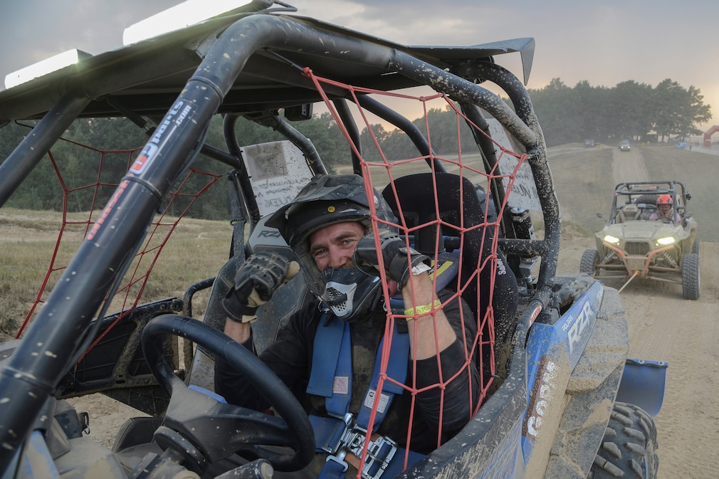 AUTO BILD-Redakteur Bernd Volkens im Polaris ATV